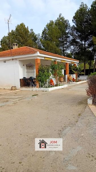 Foto a3797ebd-315d-44c3-b5d5-1e941a08da0e. Xalet amb xemeneia aparcament piscina a Pedanías - Extrarradio Albacete