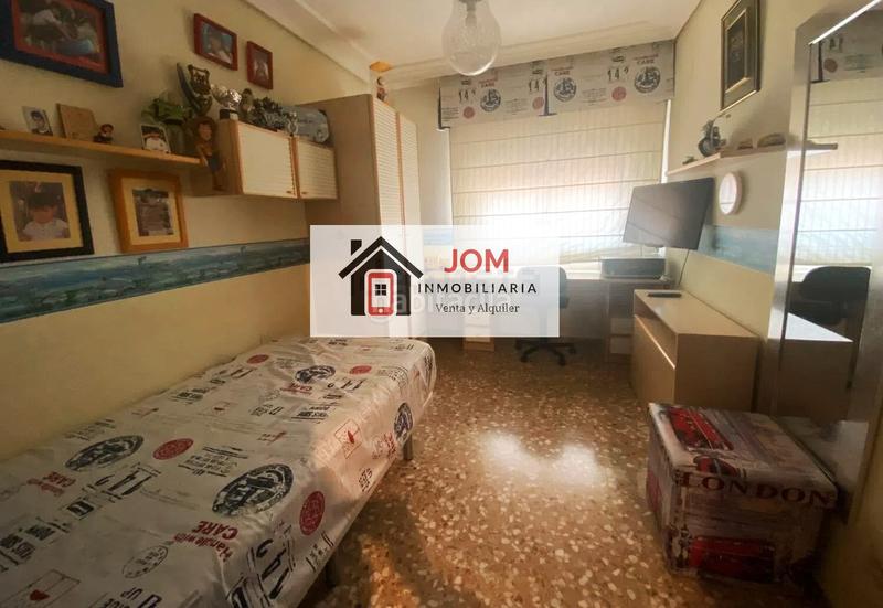 Foto 12418790-d4c8-4601-b4fa-1f486652c1e2. Flat in calle luis badía 85 in Ensanche - Franciscanos Albacete