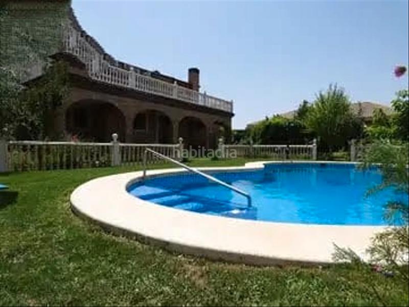 Foto b229fcae-8bc1-4d3a-ad84-92fc767d8aa3. Chalet con camino riscaldamento parcheggio piscina in Albacete