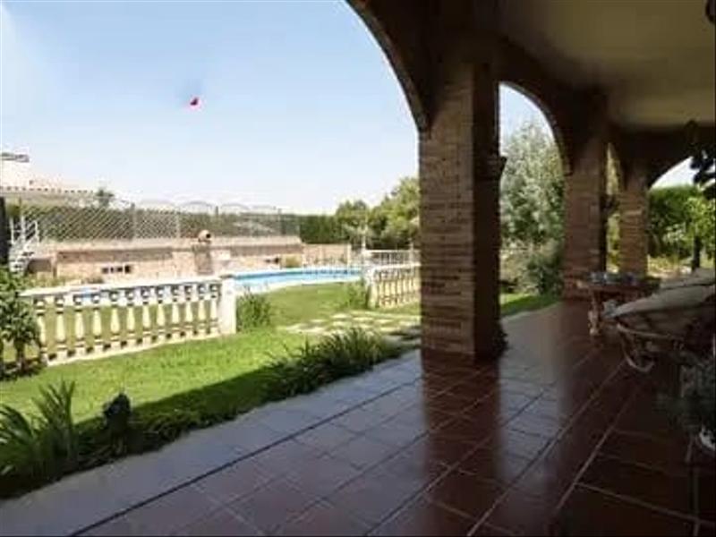 Foto 8c6c26de-ee01-49e9-bb3a-b3a73a9a9373. Xalet amb xemeneia calefacció aparcament piscina a Albacete