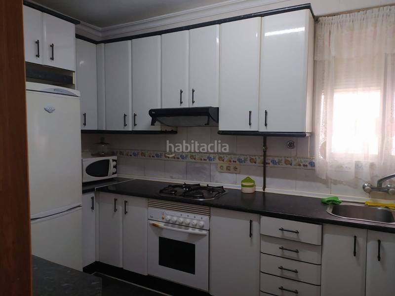 Foto cd8549a5-336f-4987-9b58-5f39b4ded8af. Piso en Fátima Albacete