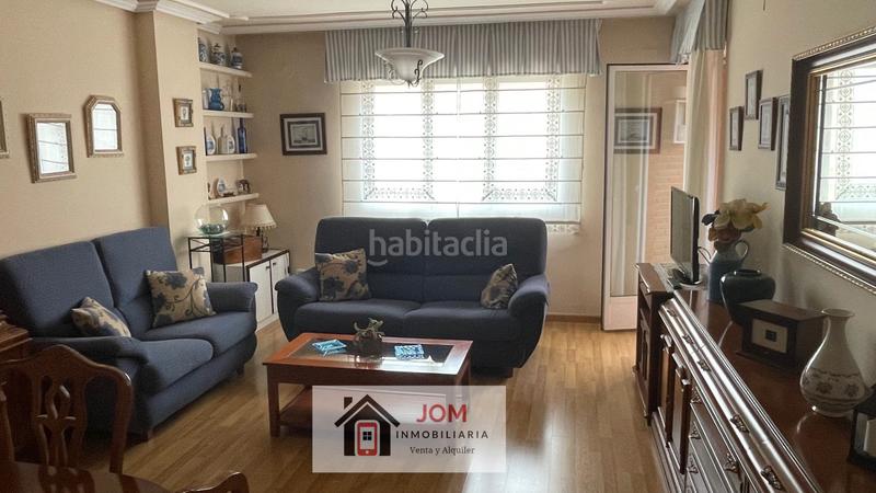 Foto f50eb63e-8cdc-4ea1-8398-8a7e48bba10e. Pis amb calefacció aparcament a La Milagrosa Albacete