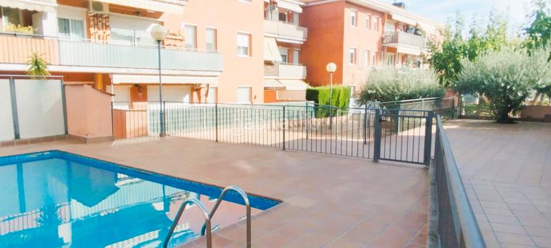 Foto 1528fe08-0b6f-46b6-b579-1ed26beb971d. Appartamento con riscaldamento parcheggio piscina in Sentmenat