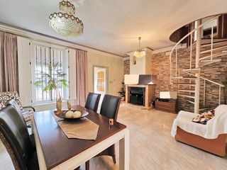 Chalet in La Aljorra. Chalet de seis dormitorios en venta en la aljorra, cartagena, mu
