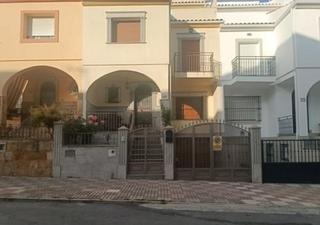 Casa  De la estación. Casa en paseo de la estación