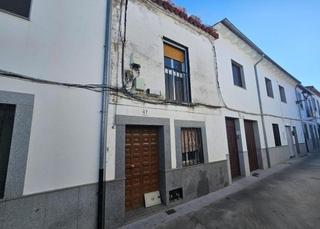 Casa  Arriba. Casa adosada en calle arriba dos torres