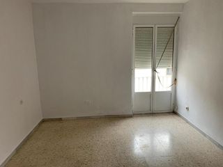Appartement  Calle nuestra señora de la cabeza. Piso en venta en ntra sra de la cabeza, 2