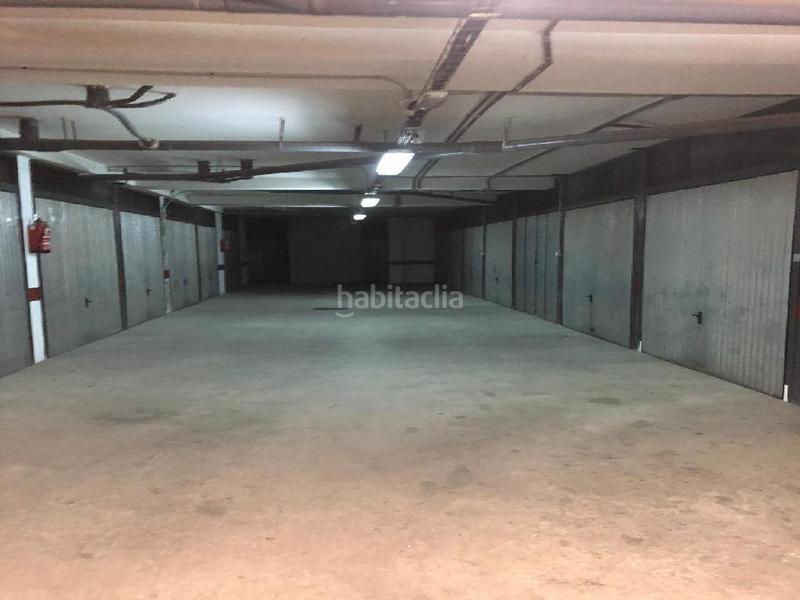 Foto 1f68dcf2-a2d0-443b-8865-eddeaa01abf7. Aparcament cotxe a Arjona