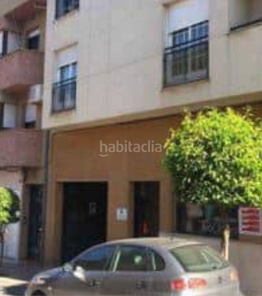 Foto 97e4533b-262b-4a08-904b-e02eff510e56. Parking coche en Mancha Real