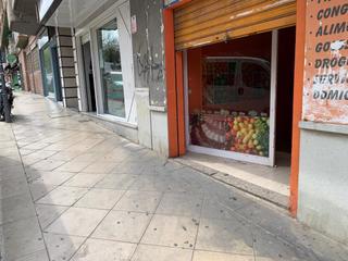 Local Comercial  Andrés segovia. Local en venta en jaén