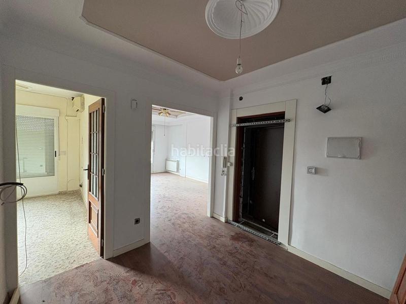 Foto 0603359d-1b5a-4517-a130-fc1acdc52bb1. Piso  en avda. andalucía en Centro ciudad Linares