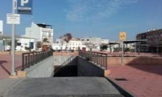 Aparcament cotxe  Plza ricardo molina. Garaje en puente genil