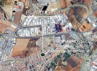 Terreny residencial  Madrid y granada. Solar en venta en puente genil, córdoba