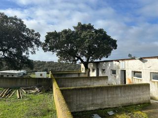 Terreny residencial a *