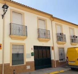 Casa  Clara campoamor. Casa en calle clara campoamor, guadalcázar