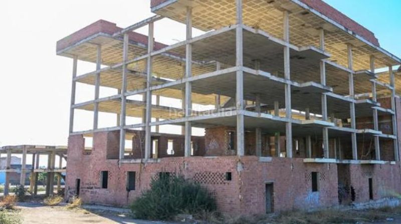 Foto 45744a1a-e98c-47c4-84b3-e7aee0e653f2. Edifici a San Gonzalo Linares