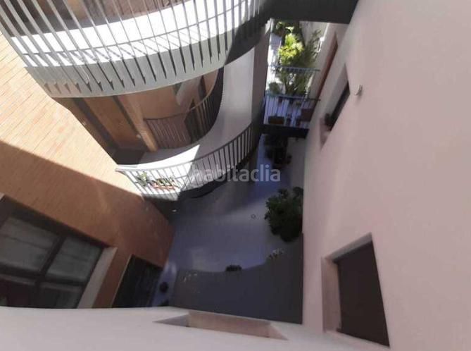 Foto 18d03e92-9ff5-4967-92d4-39e64014633c. Aparcament cotxe a Centro Lucena
