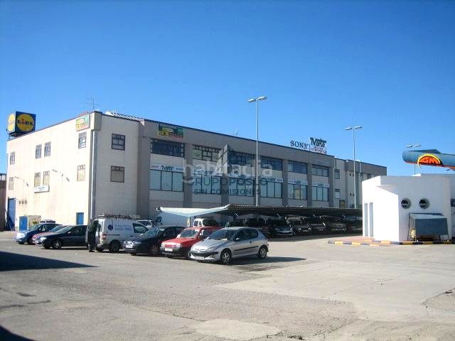 Foto cb0a3eb9-ab08-4681-93d5-50588feee4ef. Local comercial a Andújar