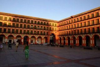 Piano terra  De la corredera. Piso en plaza de la corredera, córdoba