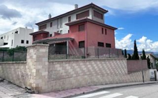 Haus  De la paralela. Chalet en camino de la paralela, la guardia de jaén, jaén