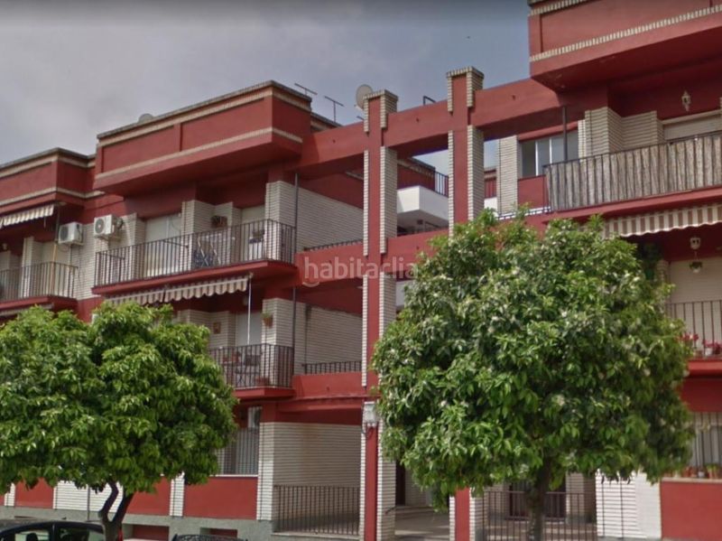 Foto dbf50b1b-ade7-4b61-89c3-45abeb9ed84b. Aparcament cotxe a Palma del Río