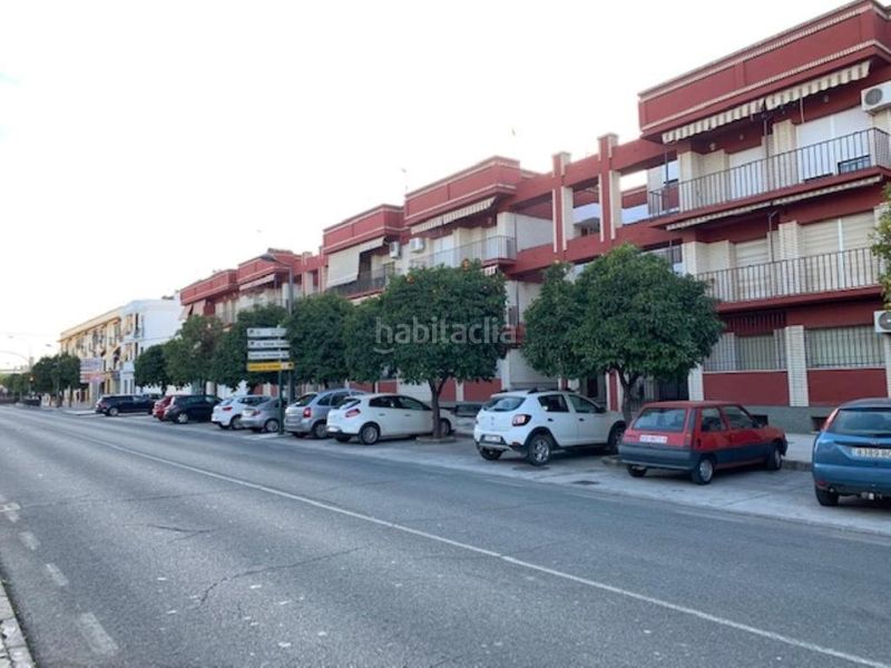 Foto f7c38c01-ee6a-420b-b724-c3ea0de2b95b. Aparcament cotxe a Palma del Río
