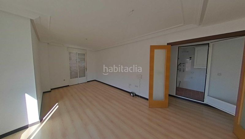 Foto b21859ef-e20d-42b1-98f1-67f17167118f. Pis a Centro ciudad Linares