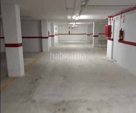Foto 2297a106-c41e-4929-9b0d-cd1f58f666f5. Aparcament cotxe a Cabra