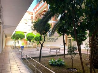 Pis  Plaza arzobispo romero mengíbar. Ático en zona fátima