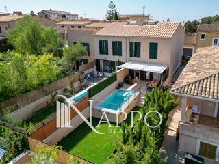 Maison jumelée à Sa Cabaneta. Chalet adosado con piscina privada y jardín.