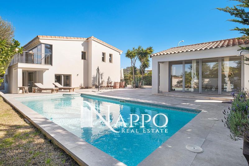 Foto ef82d124-bbbb-4155-aad7-4fd605f74a1f. Casa amb calefacció aparcament piscina a Santa Ponça Calvià