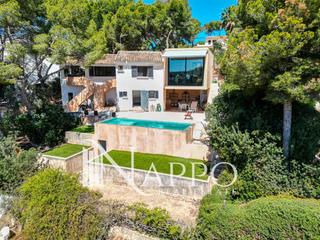 Casa  Rei jaime ii. Villa mediterránea con piscina a un paso del mar en costa de la
