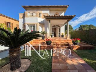 Chalet  De la mar d'aral. Espectacular chalet en perfecto estado con piscina privada y amp