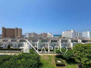 Penthouse in Les Maravelles. Espectacular ático con vistas al mar, piscina comunitaria y park