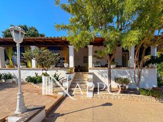Semi detached house in Magaluf. Espectacular chalet en torrenova