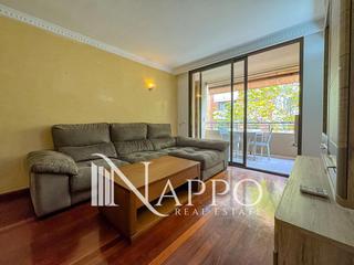 Pis  Calle torcuato luca tena. Luminoso piso con terraza, ascensor, parking y trastero junto a