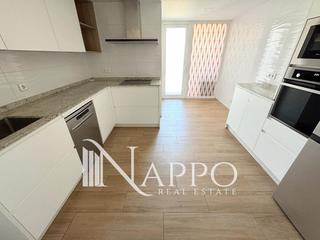 Location Appartement  Brescia. Excelente piso de esquina amplio y luminoso en guindalera