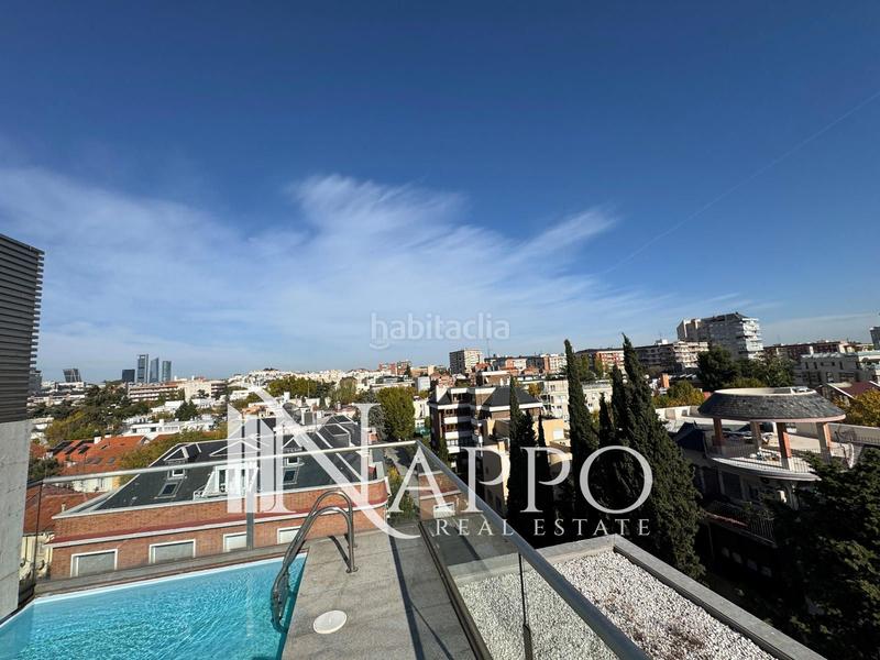 Foto 190a9096-0624-453c-ab89-630112d5badb. Location attique avec chauffage parking piscine dans Madrid