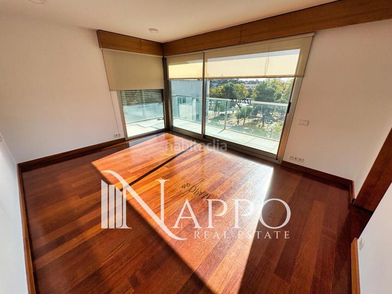 Foto 7a0fb0d8-ed42-4150-aa93-d4ce04a53e85. Location attique avec chauffage parking piscine dans Madrid