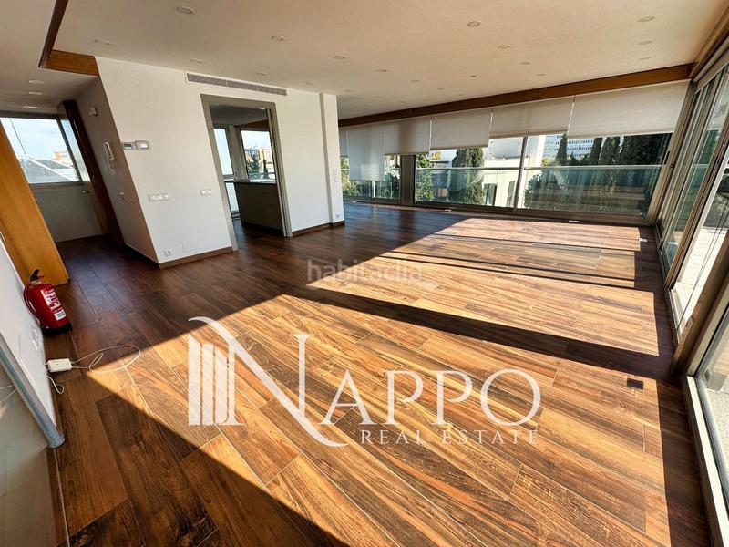 Foto 8d45e479-42f2-4170-9c64-061f38a8b777. Location attique avec chauffage parking piscine dans Madrid