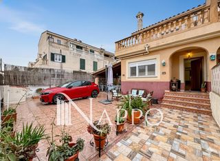 Casa in Son Ferrer. Exclusiva casa familiar con amplio sótano en son ferrer