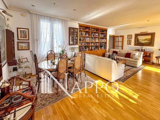 Penthouse  Fernando el catolico. Ático elegante y soleado con terraza en chamberí