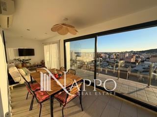 Lloguer Àtic a Camp D´en Serralta. Acogedor piso con dos terrazas privadas.