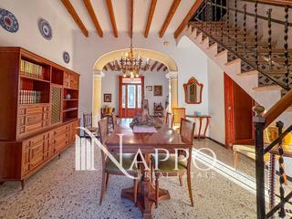 Casa adossada  Concepción. Magnifica casa señorial de 3 plantas con gran potencial en binia