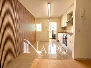 Appartement  Ramon serra. Piso reformado, sin ascensor, tercera planta en camp redo
