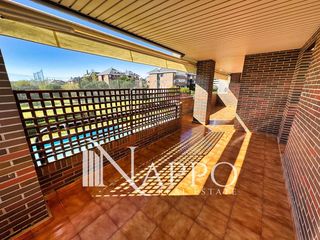 Miete Etagenwohnung  Isaac albeniz. Excelente piso de esquina con vistas al golf
