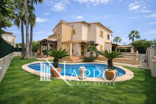 Rent Semi detached house  Guillem colom poeta. Fantástico chalet pareado con piscina privada en marratxí