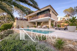 Haus  Avenida de la mar. Exclusiva villa mediterránea con piscina salada en cala blanca