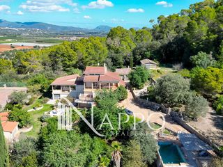 Chalet  7 distrito i, 161. Exclusiva villa con gran parcela en inca