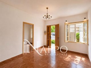 Appartement  España. Planta baja de 3 habitaciones con gran potencial en el centro de